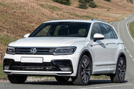 Volkswagen Tiguan 2 Czarna Nakładka (listwa) ochronna na zderzak tylny