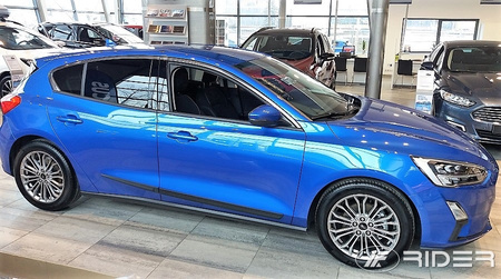 Ford Focus MkIV HB listwy boczne