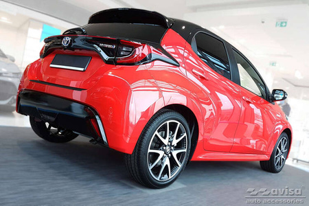 Nakładki ochronne progowe TOYOTA YARIS 4 (HYBRID)