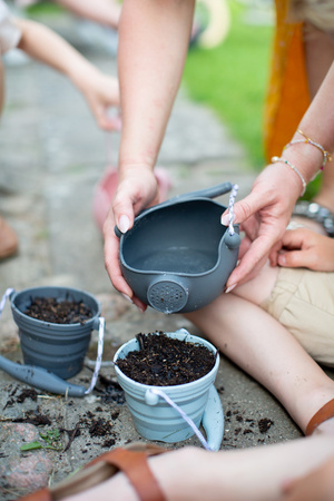 Silikonowe Wiaderko z łopatką Scrunch - Błękitny