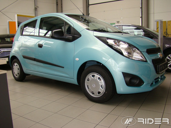 Chevrolet Spark listwy boczne