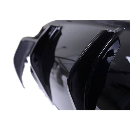 Tylny dyfuzor w zestawie z czarnymi końcówkami wydechu MERCEDES CLA C117, X117 2013-2018