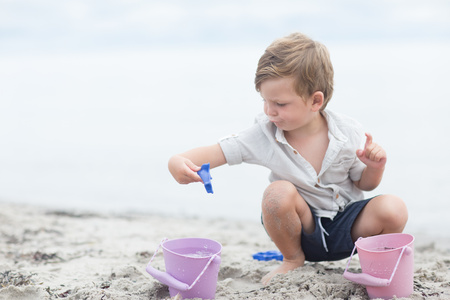 Składane wiaderko do wody i piasku Scrunch Bucket - Purpurowy