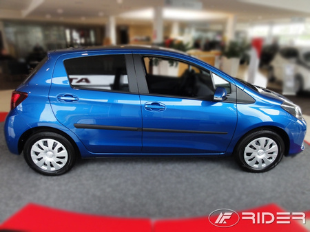Toyota Yaris III FL listwy boczne