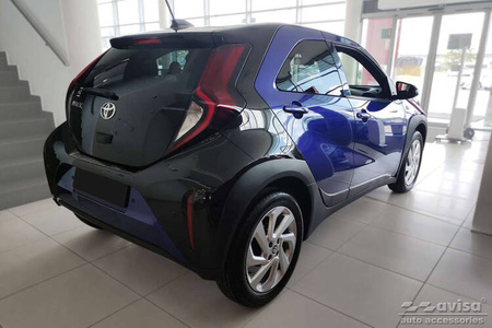 Nakładka na zderzak tylny TOYOTA  AYGO X (Czarna)