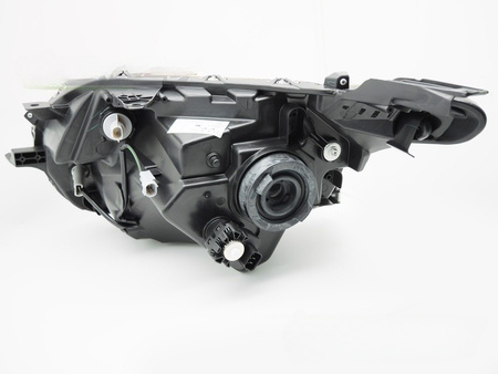 Lampa prawa reflektor TYC do Mitsubishi L200 15-19