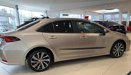 Toyota Corolla SD 2023  listwy boczne