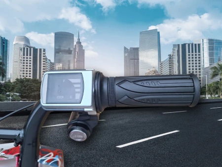 TRÓJKOŁOWY GOKART ELEKTRYCZNY SKUTER POJAZD DESKOROLKA HULAJNOGA DRIFTUJĄCA REGULOWANA LED WYŚWIETLACZ KLAKSON BLUETOOTH DLA DZIECI MŁODZIEŻY