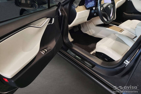 Nakładki progowe  do Tesla Model S