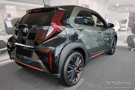 Nakładki progowe TOYOTA  AYGO X
