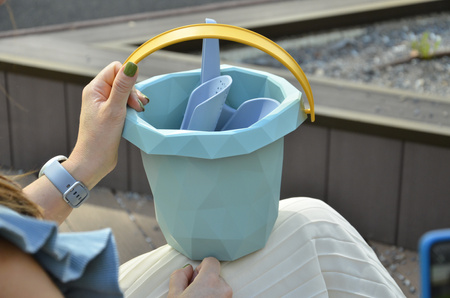 Zestaw zabawek do piasku w wiaderku Zsilt - 3 lata +