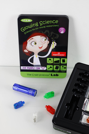 Zestaw do robienia eksperymentów Purple Cow - Świecące w Ciemności