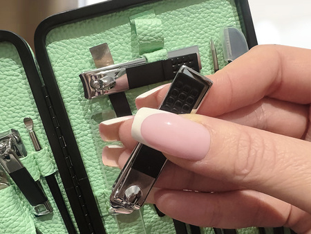 ZESTAW DO MANICURE 18 ELEMENTÓW ZIELONY ELEGANCKI PRZENOŚNY OBCINACZ DO PAZNOKCI NOŻYCZKI SKÓRA