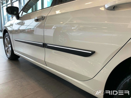 VW Golf VIII HB 2019- listwy boczne F-23