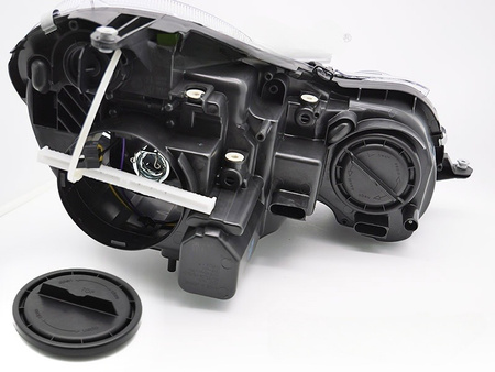 Lampa lewa reflektor TYC do Mercedes W211 06-09