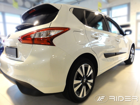 Nissan Pulsar listwy boczne