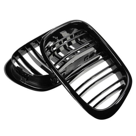 GRILL ( NERKI) BMW E39 96-03 CZARNY POŁYSK