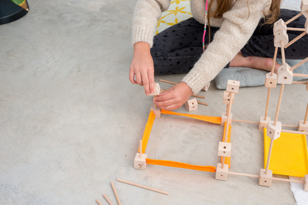 Drewniane klocki konstrukcyjne Mini Trigonos L - 130 el.