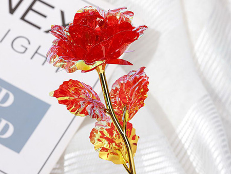 WIECZNA RÓŻA CZERWONA OZDOBNE ELEGANCKIE PUDEŁKO NA PREZENT ZŁOTA ŁODYGA