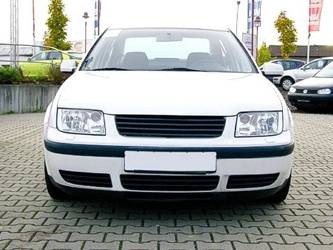 GRILL BEZ ZNACZKA VW BORA CZARNY