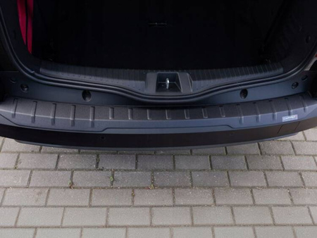Nakładka listwa ochronna bagażnika na tylny zderzak do DACIA JOGGER 2021-