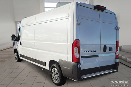Nakładka listwa ochronna na zderzak tylny Fiat Ducato 3 (Stal)