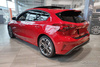 Nakładki progowe do Ford Focus 4 Hatchback (Hybrid)