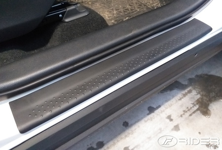 Toyota Rav4 2019 nakładki progowe