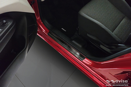 Nakładki progowe do Suzuki Swift 7