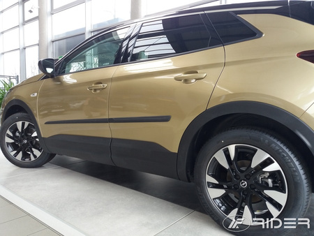 Opel Grandland X listwy boczne