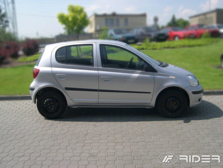 Toyota Yaris I 5d listwy boczne