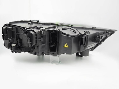 Lampa lewa reflektor xenon TYC do Audi Q7 15-19