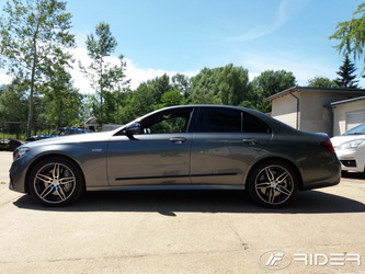 Mercedes E-klasa listwy boczne