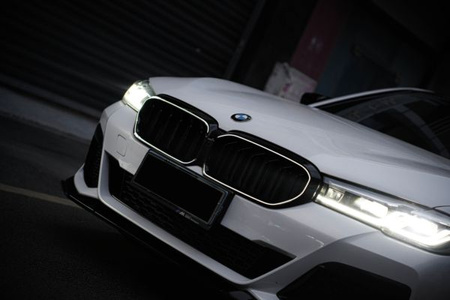 GRILL PODSWIETLANY LED BMW G30 G31 LCI 20-23 GLOSS BLACK