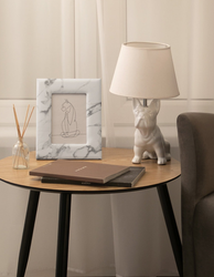 RAMKA NA ZDJĘCIE 21 X 26 CM PROSTOKĄTNA STOJĄCA DESIGNERSKA REGULOWANA DO WNĘTRZ MARMUR