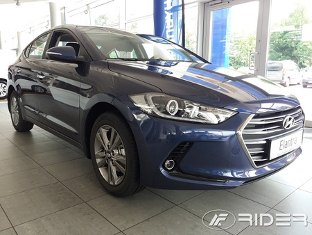 Hyundai Elantra listwy boczne