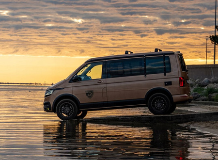 Poszerzenia nadkoli listwy drzwi VW T6.1 2019+ SHORT