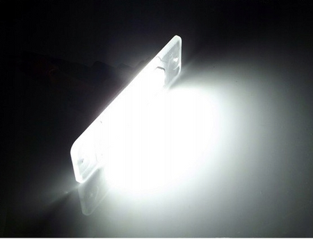 LAMPKA PODŚWIETLENIA TABLICY REJ INFINITI