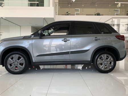Suzuki Vitara 2019- listwy boczne LB-002