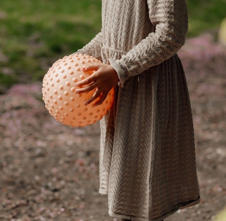 Duża piłka sensoryczna Find that Hippo 20 cm - Pomarańczowa