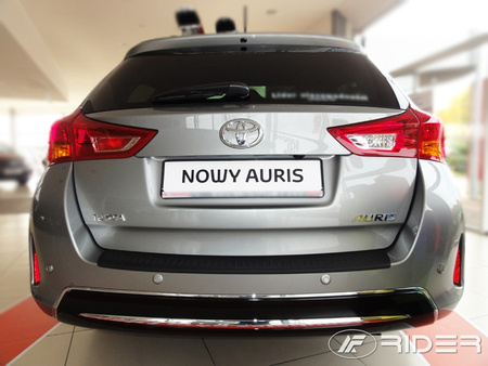 Toyota Auris TS nakładka na zderzak