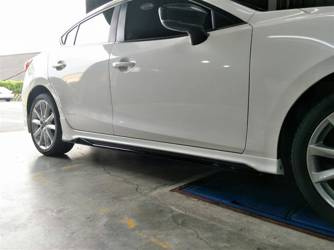 Dokładki progów Mazda 3 4/5D 14-17 MK Style