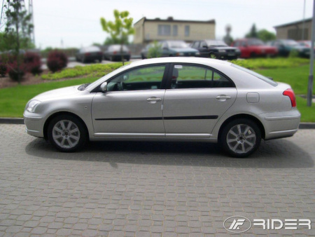 Toyota Avensis listwy boczne