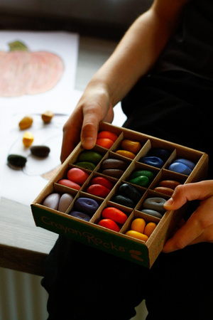 Kredki Crayon Rocks w pudełku 64 sztuki - 16 kolorów