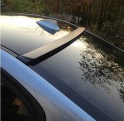 BLENDA SPOJLER TYLNEJ SZYBY BMW F30 CZARNY