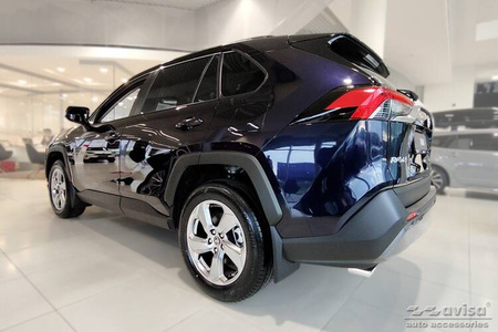 Nakładka na zderzak tylny do TOYOTA RAV4 5 (Czarna-Lustro)