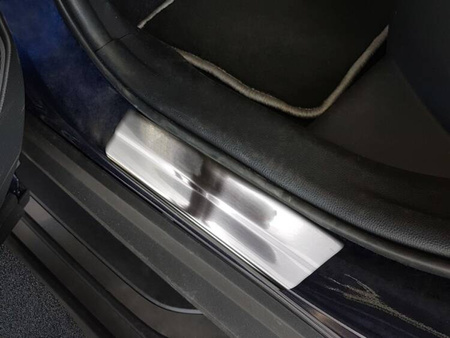 Toyota Rav4 V Zestaw - nakładka na zderzak tylny + nakładki progowe (Stal)