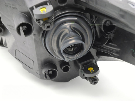 Lampa prawa reflektor Black TYC do Ford KA+ 18-21
