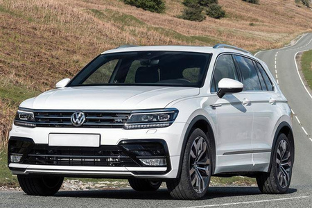 Volkswagen Tiguan 2 Czarna Nakładka (listwa) ochronna na zderzak tylny