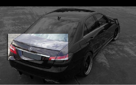 SPOILER NA KLAPE BAGZNIKA MERCEDES W212